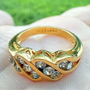 WOMEN’S GOLD TONE STATEMENT RING– CRYSTAL ACCENTS – SIZE 7 – NEIMAN MARCUS STYLE